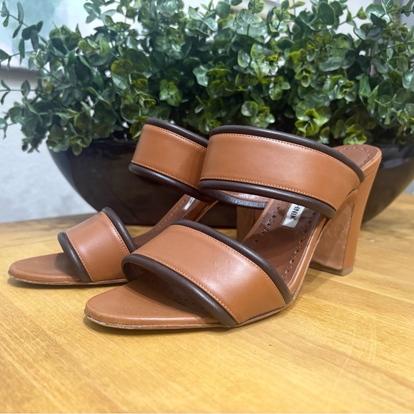 Manolo Blahnik Tan and Black Sandals - Picture 2 of 7